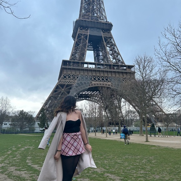 Meet your Posher, Olivia - Picture 2 of 2